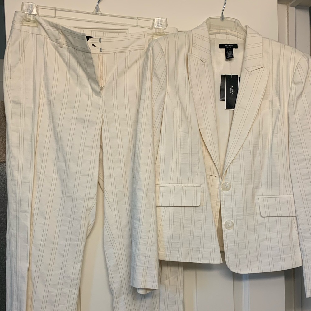 NWT Alfani pant suit